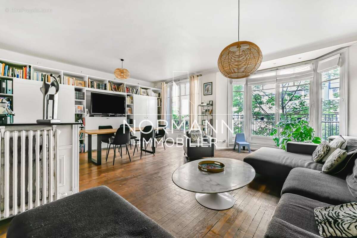 Appartement à PARIS-16E