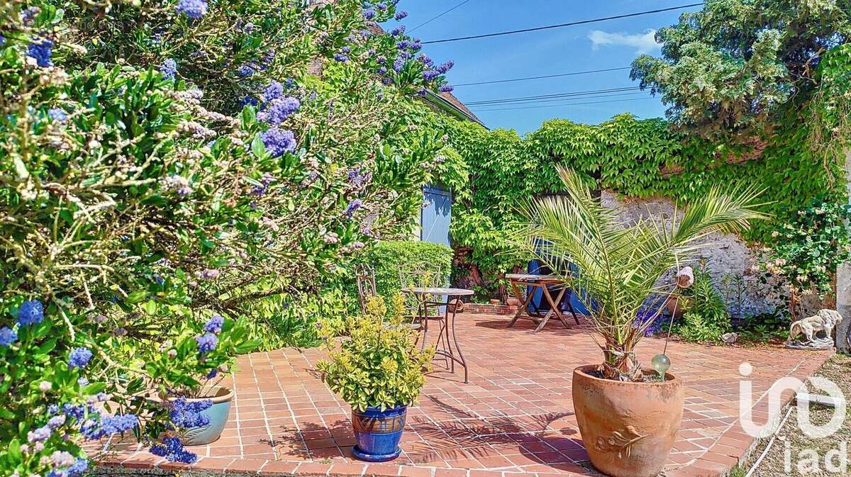 Photo 2 - Maison à MONDONVILLE-SAINT-JEAN