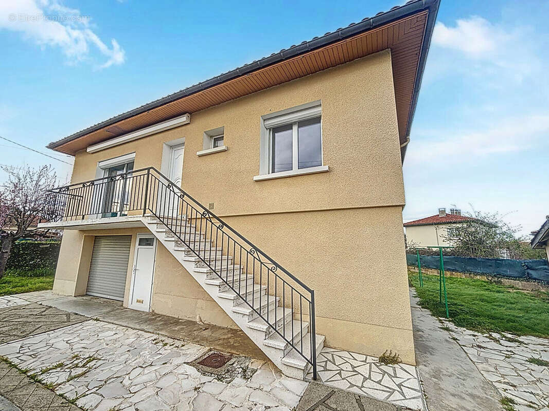 Maison à SEISSAN