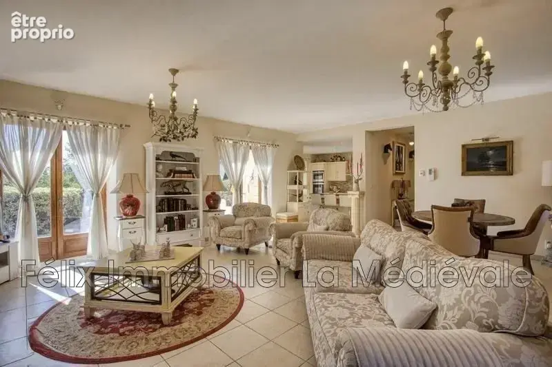 Maison 265 m² à Sarlat-La-Caneda  - photo 4