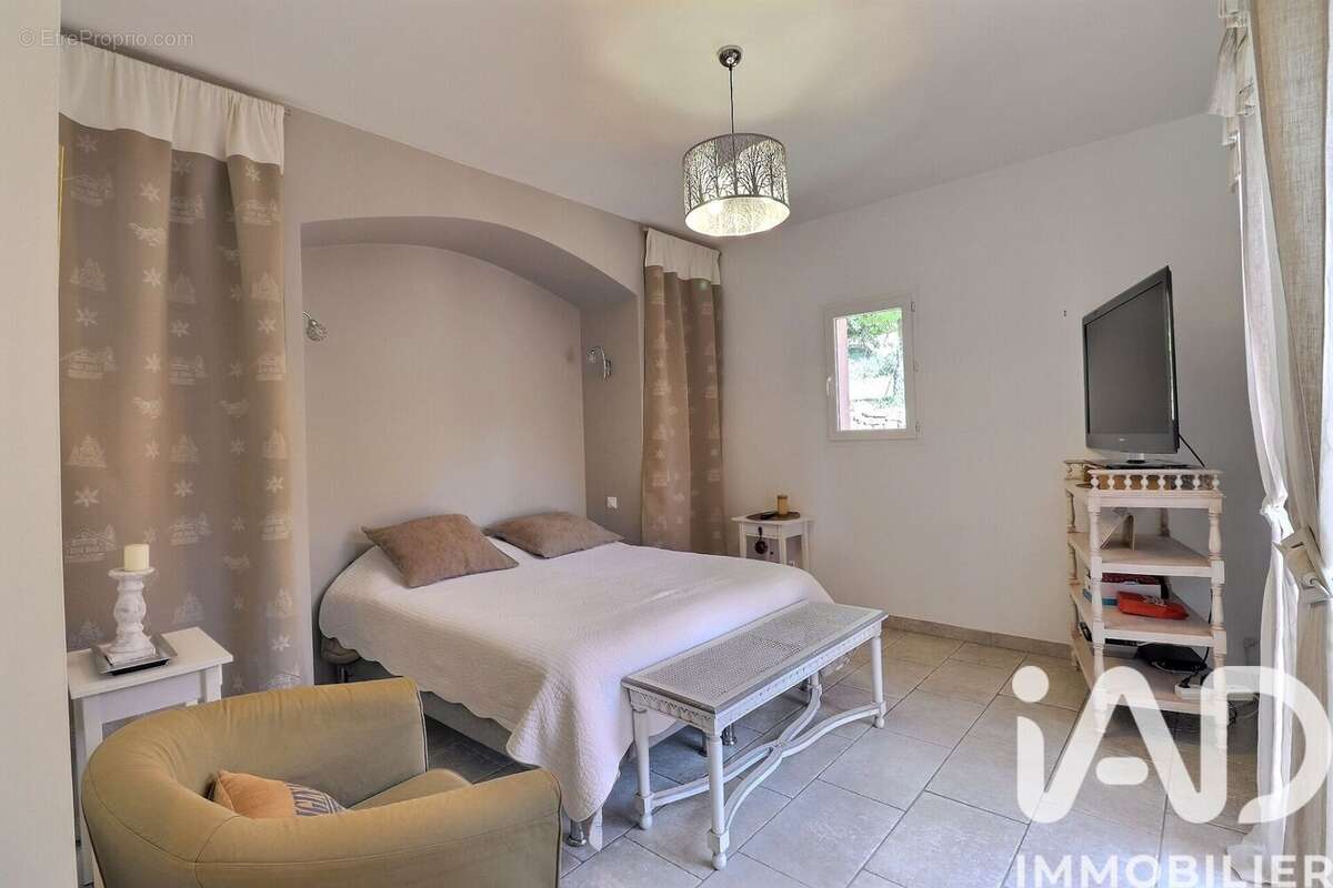 Photo 9 - Maison à REGUSSE