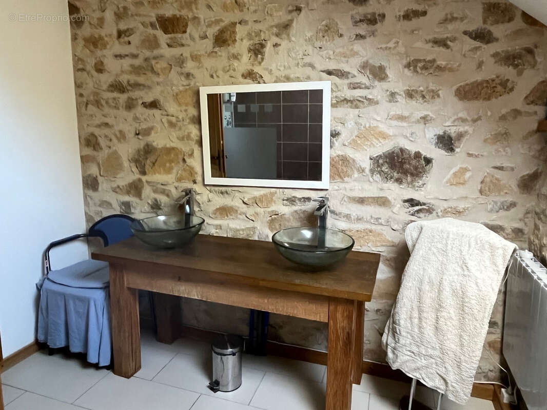 Maison à COUSSAC-BONNEVAL