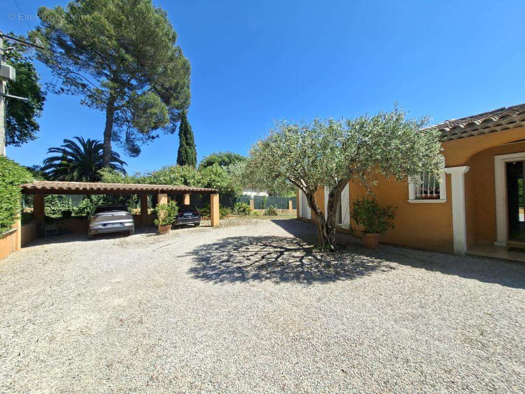 Maison à LA MOTTE