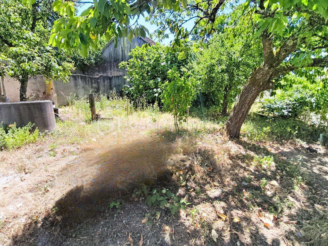 Maison a renover en deux parties avec terrain - photo 5