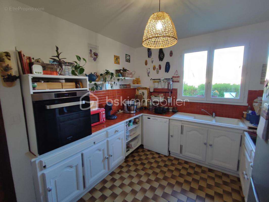 Maison à VILLENEUVE-L'ARCHEVEQUE