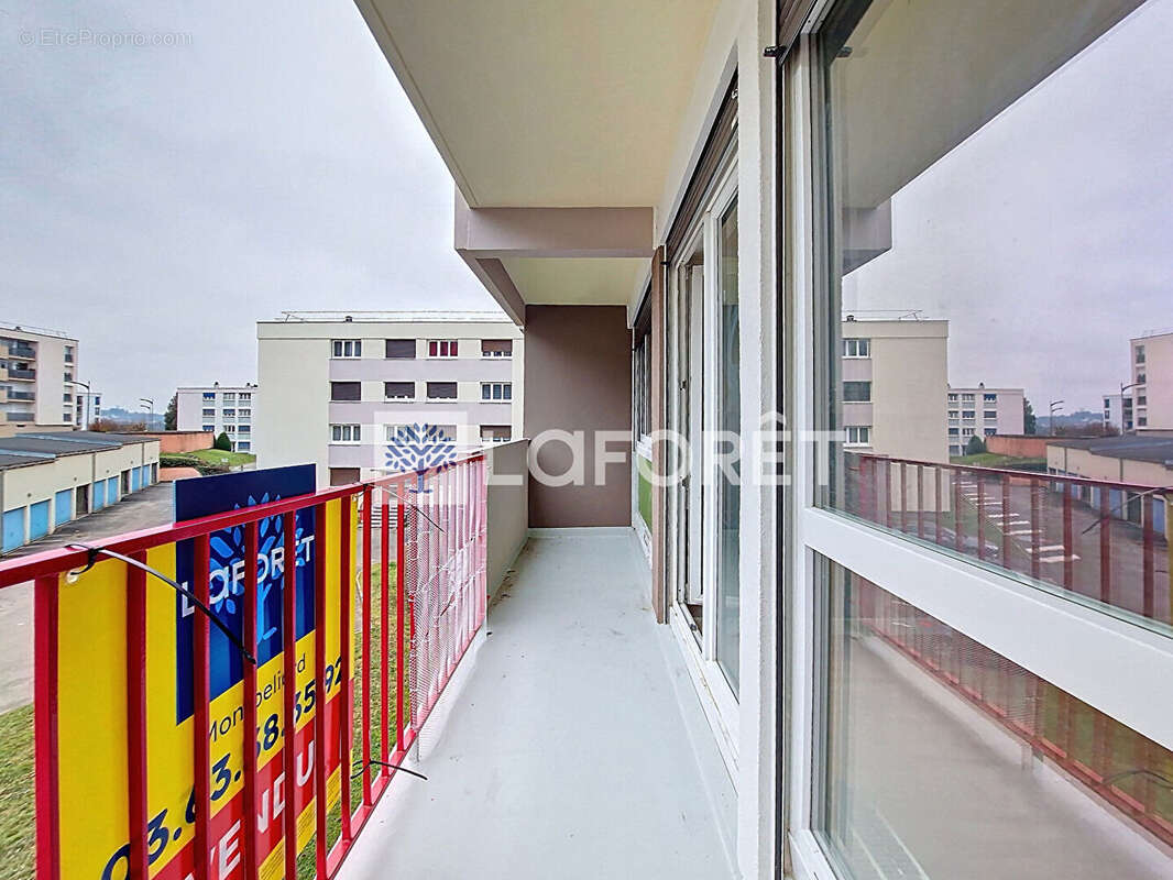 Appartement à GRAND-CHARMONT