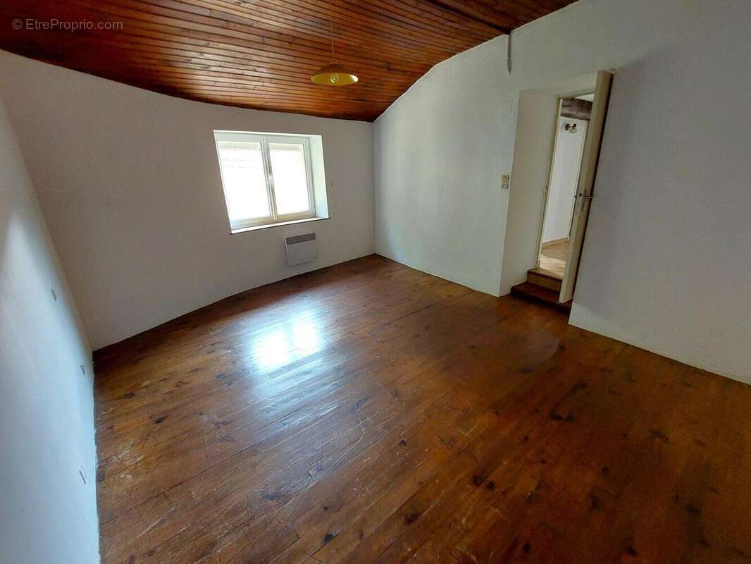 20250618105102 - Maison à SAINT-MARTORY