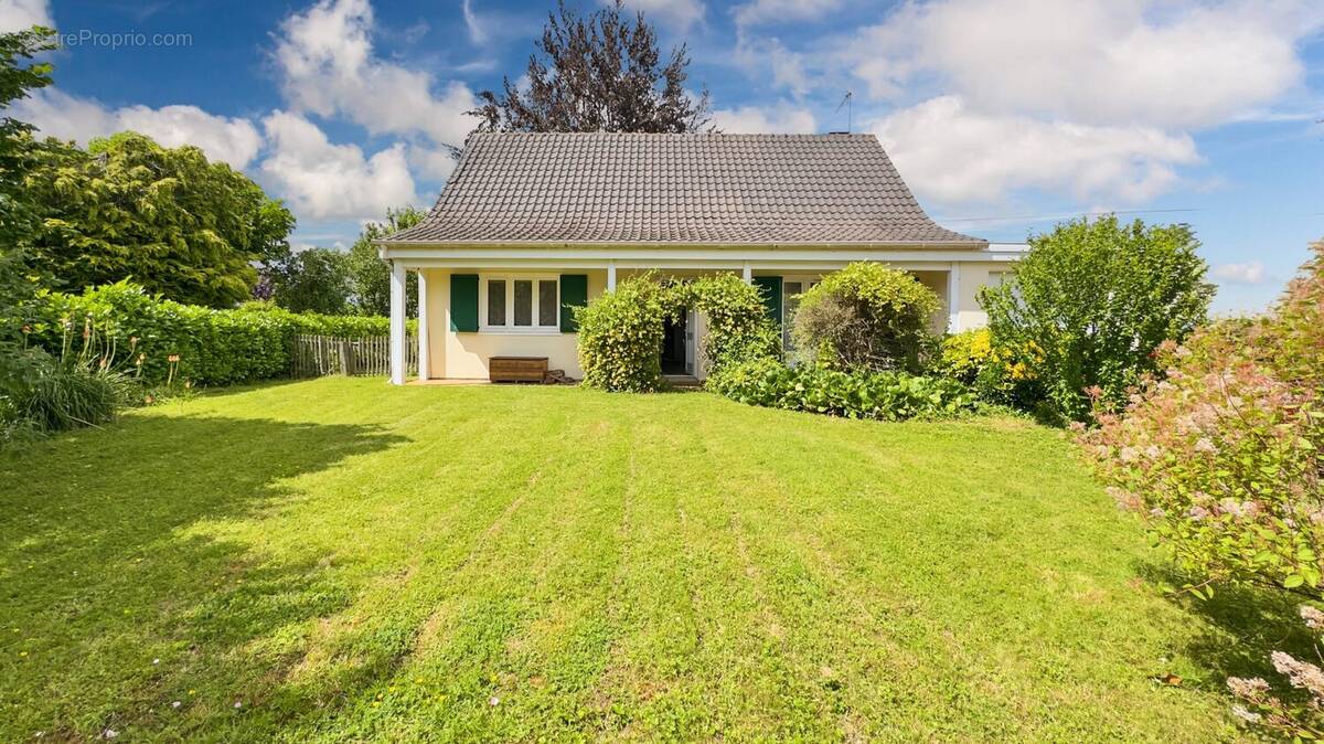 Maison à MENNECY