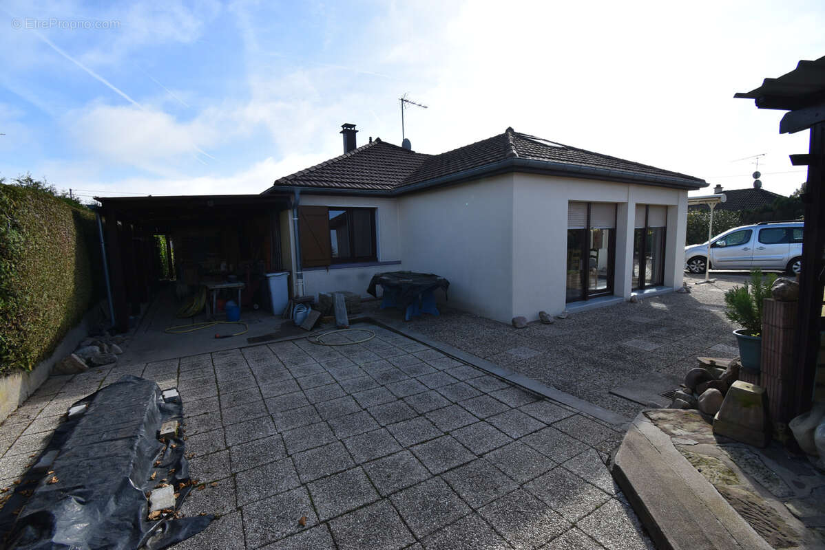 Maison à SAINT-LOUP-SUR-SEMOUSE