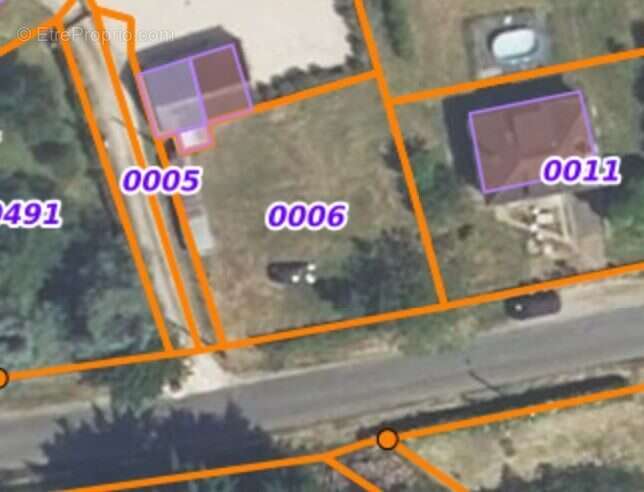 Terrain à SAINT-GONDON