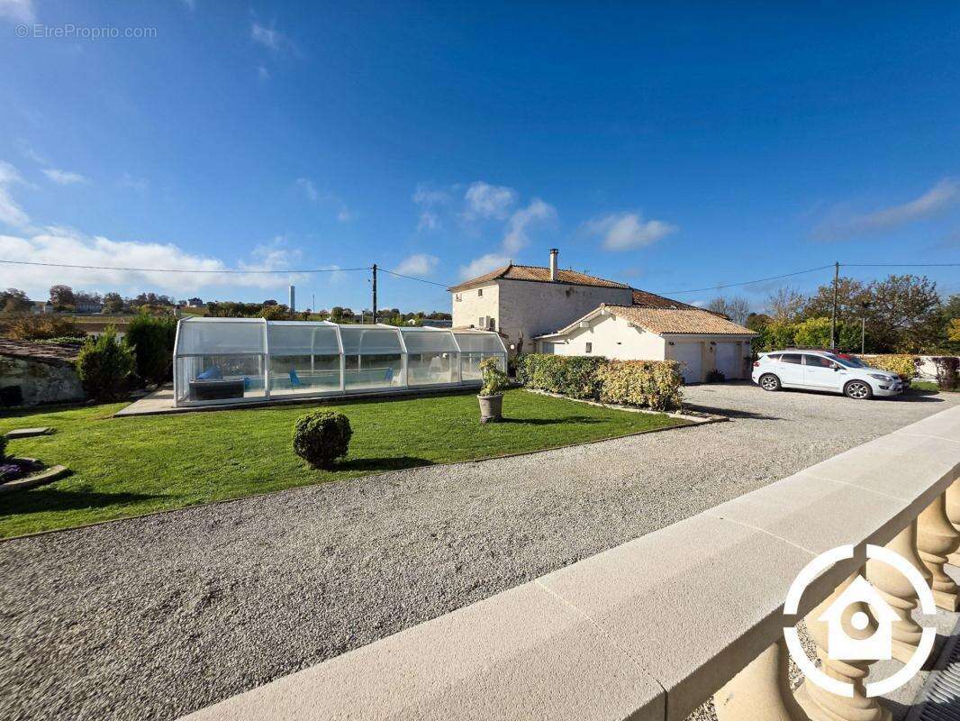 Maison à JUILLAC-LE-COQ