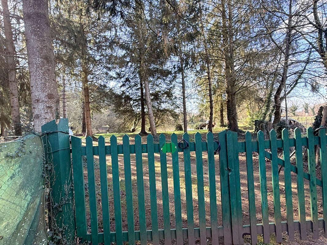 Terrain à COMBOURG