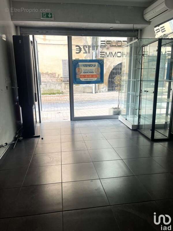 Photo 2 - Commerce à LE LUC