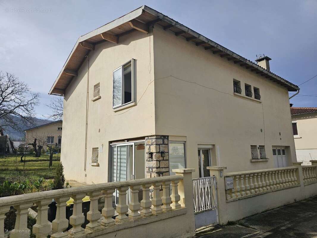 Maison en vie de plain-pied avec jardin et garage - photo 9