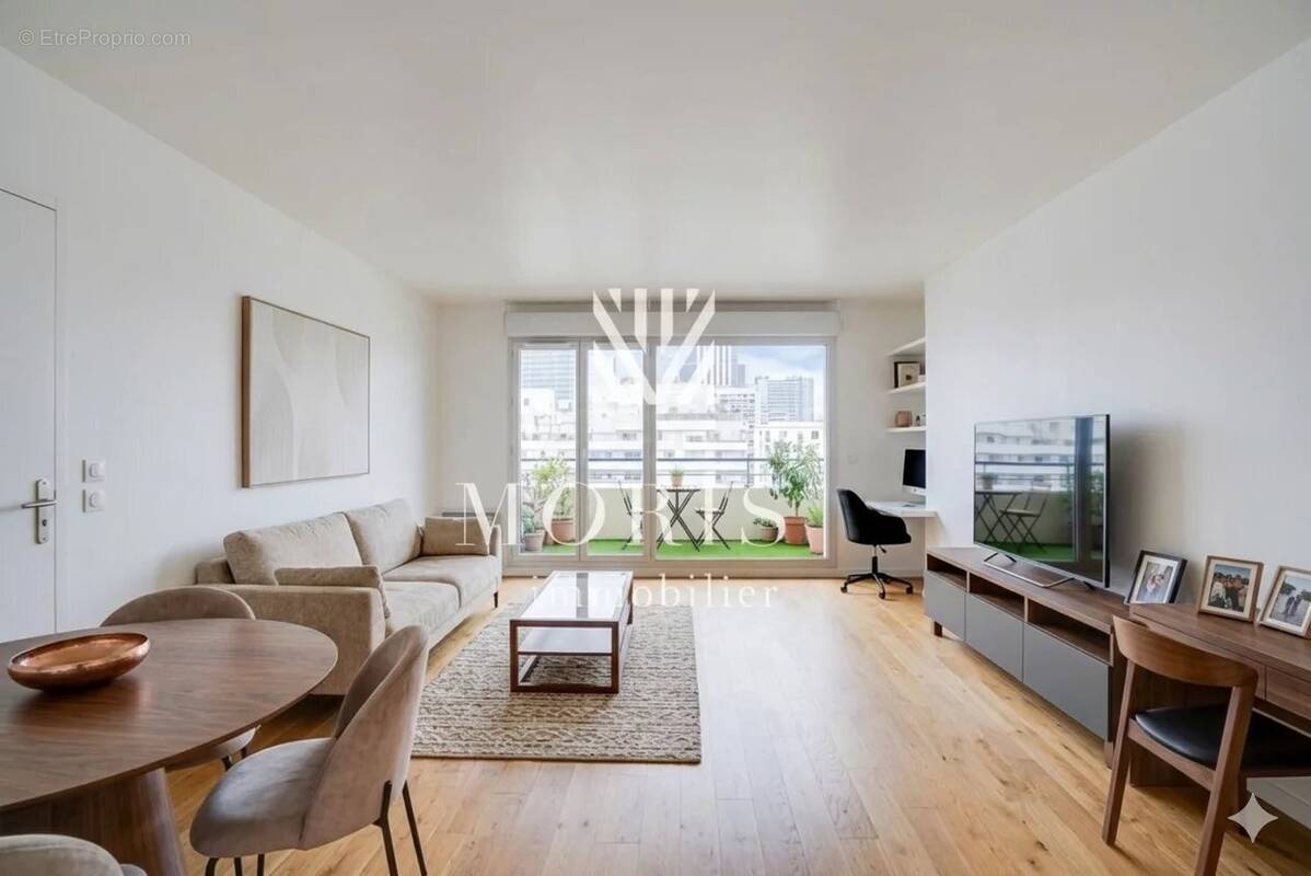 Appartement à COURBEVOIE
