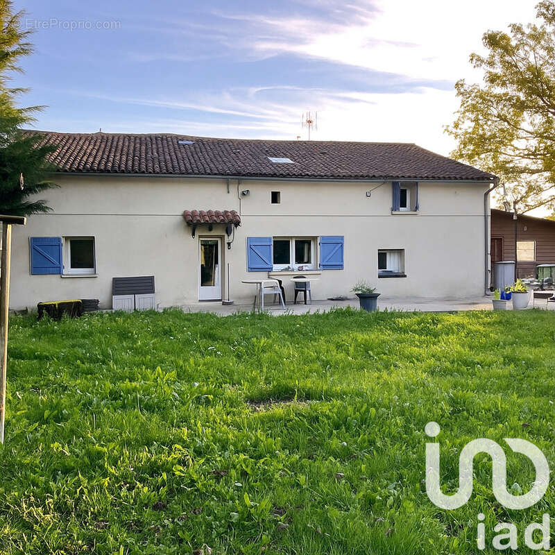 Photo 2 - Maison à SAINT-MAURICE-LA-CLOUERE