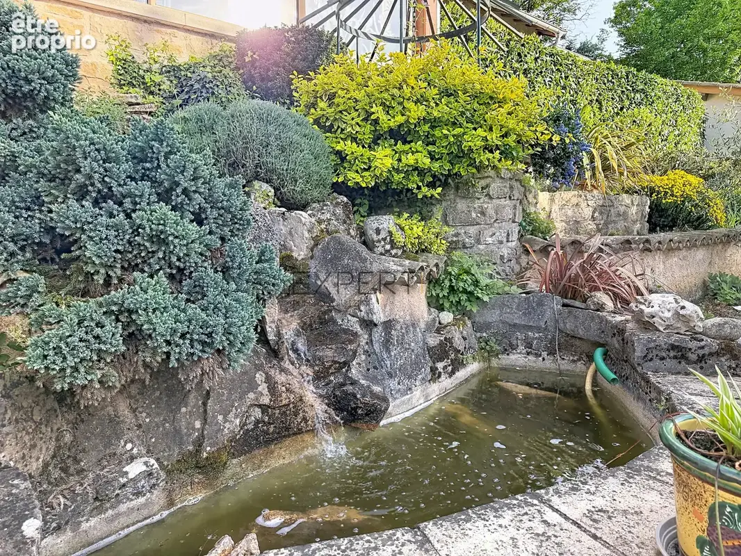 Vue exceptionnelle, piscine et grands volumes : une maison familiale rare aux portes de Mâcon - photo 27