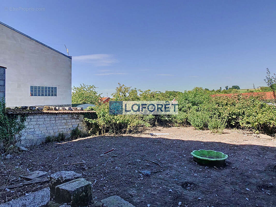 Maison à COUSANCES-LES-FORGES