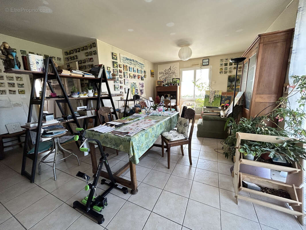 Maison à LES LANDES-GENUSSON