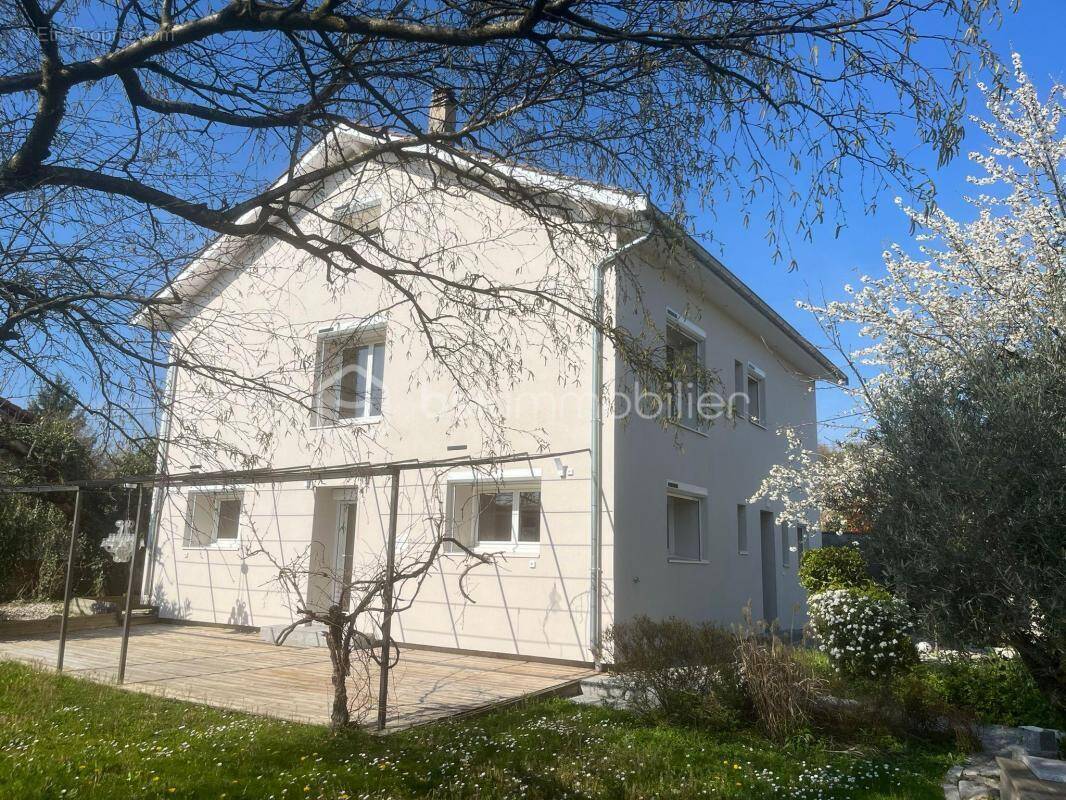 Maison à L'ISLE-D'ABEAU