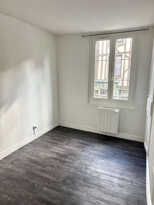 Appartement à HOUDAN