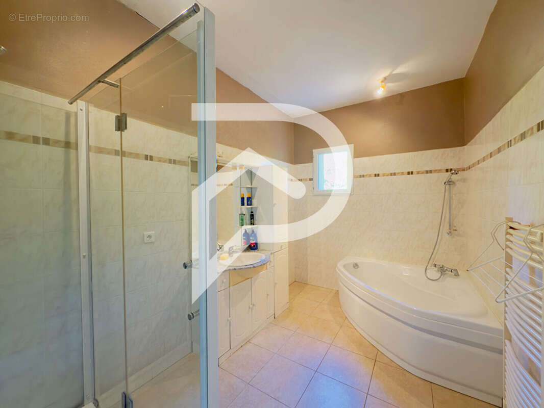 Maison à GAGEAC-ET-ROUILLAC