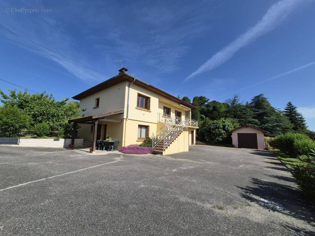 Maison à CHALAMONT