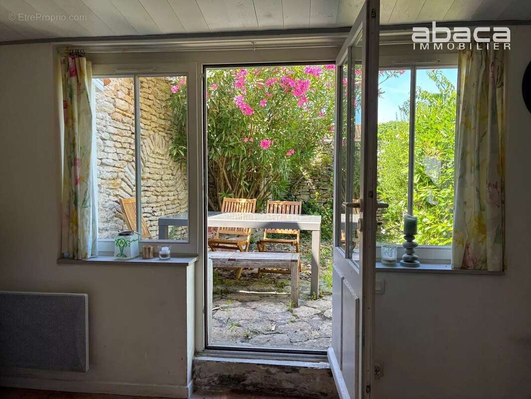 Maison à LES PORTES-EN-RE
