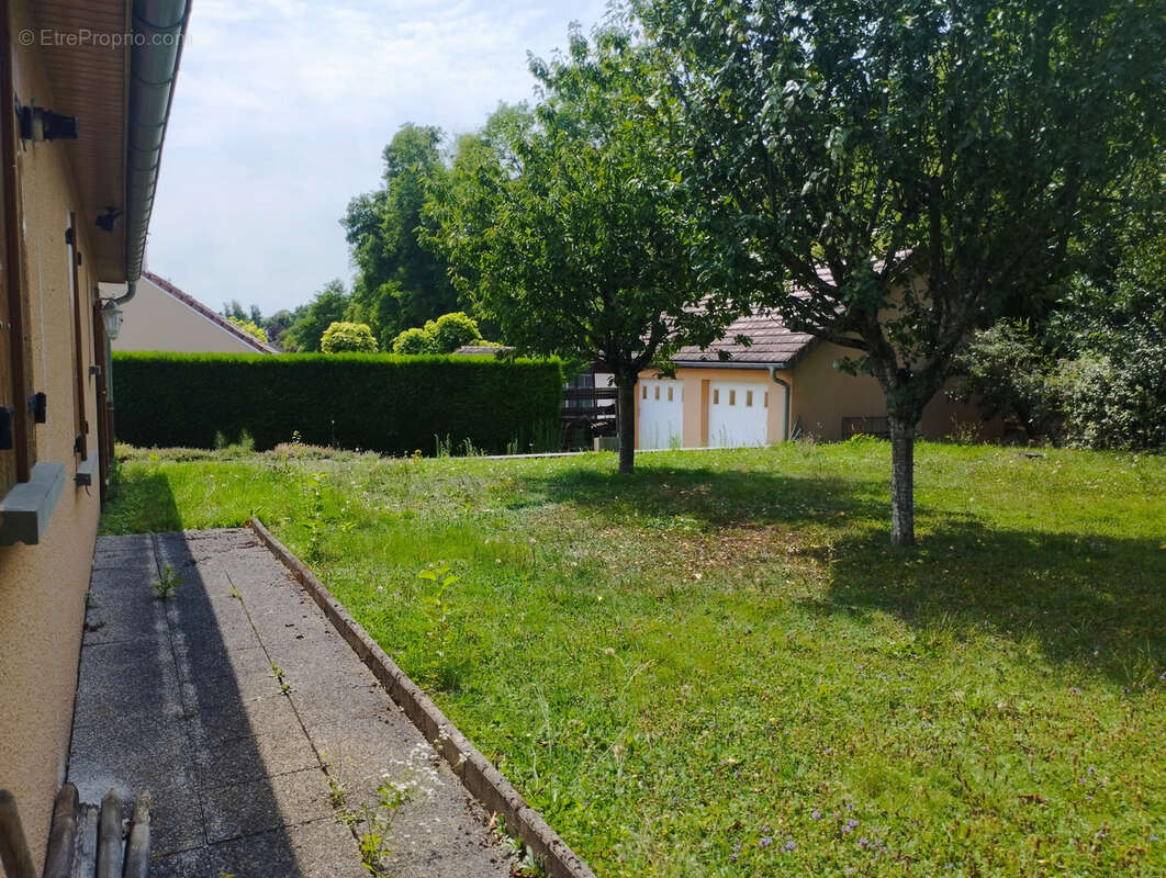Maison de plain-pied à Bletterans, proche des commerces ! - photo 8