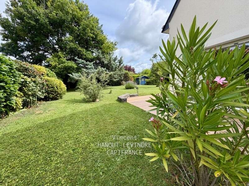 Maison familiale de 146 m² à Tiercé – 5 chambres, jardin sans vis-à-vis, Centre ville et gare à pied - photo 20