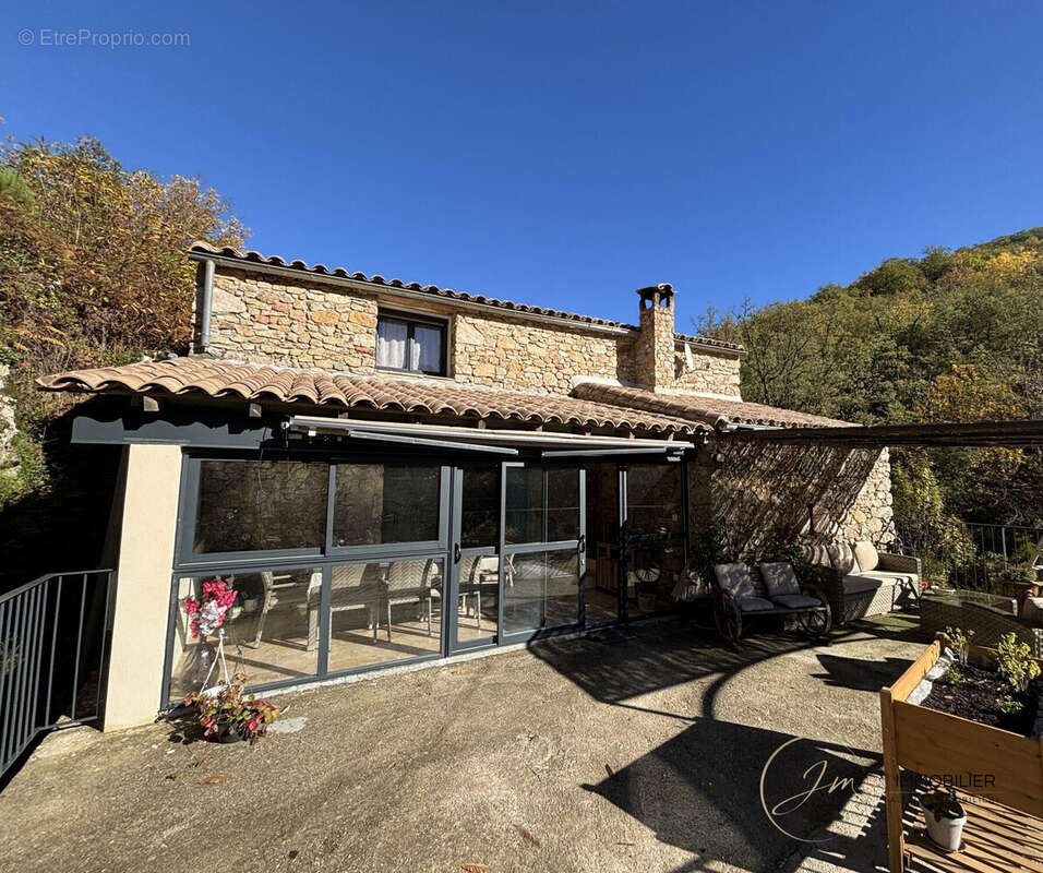 Maison à SAINT-ROMAN-DE-CODIERES