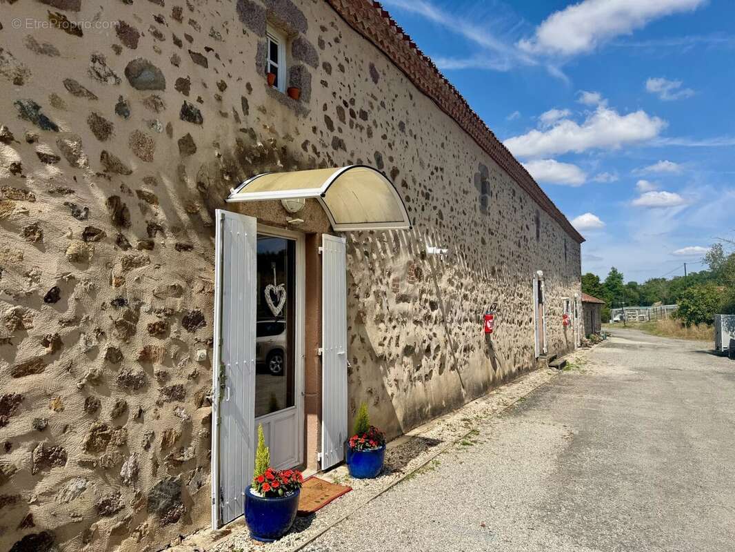 Maison à AVAILLES-LIMOUZINE