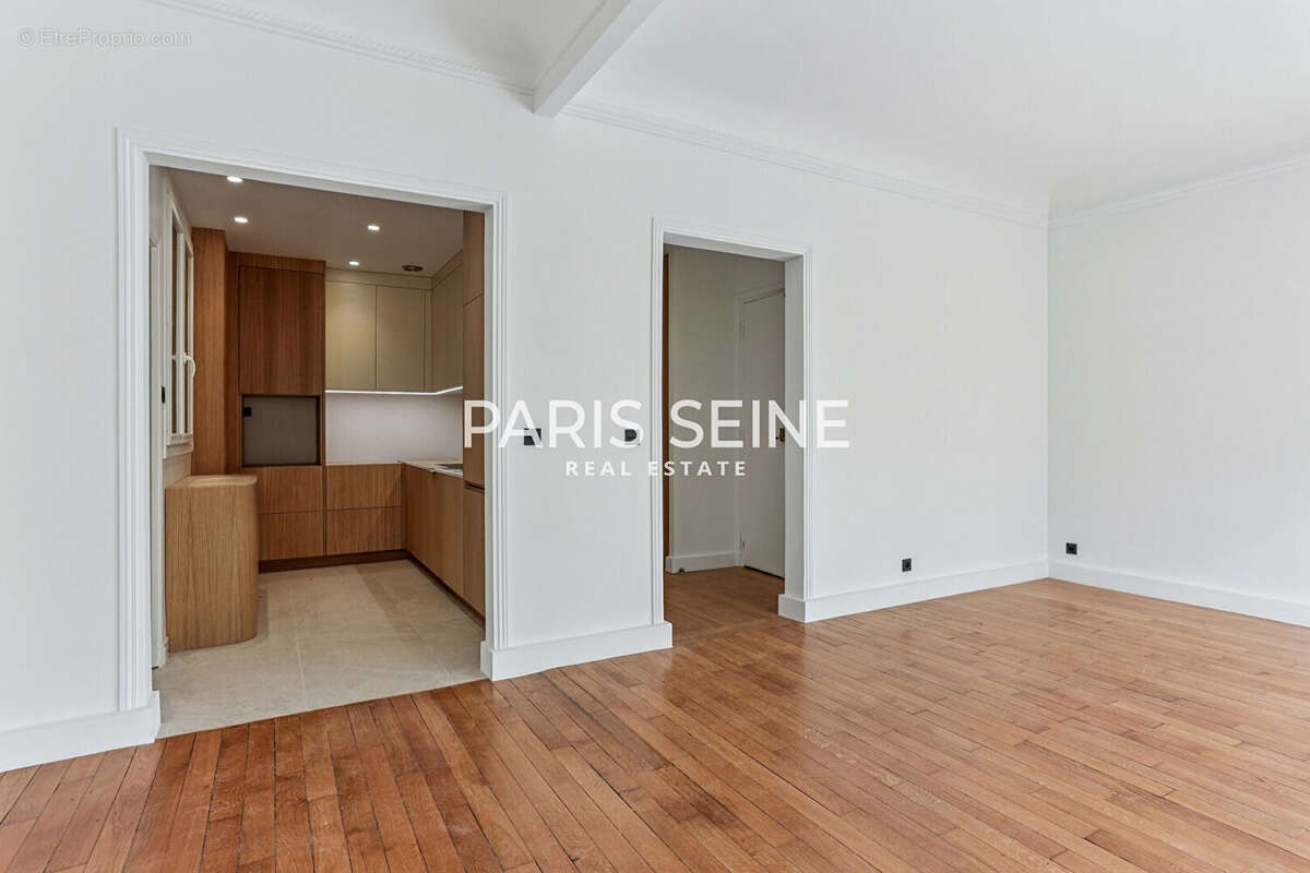 Appartement à PARIS-7E