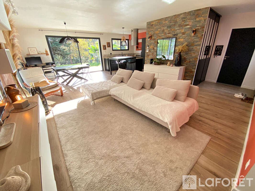 Maison à MARTIGNAS-SUR-JALLE