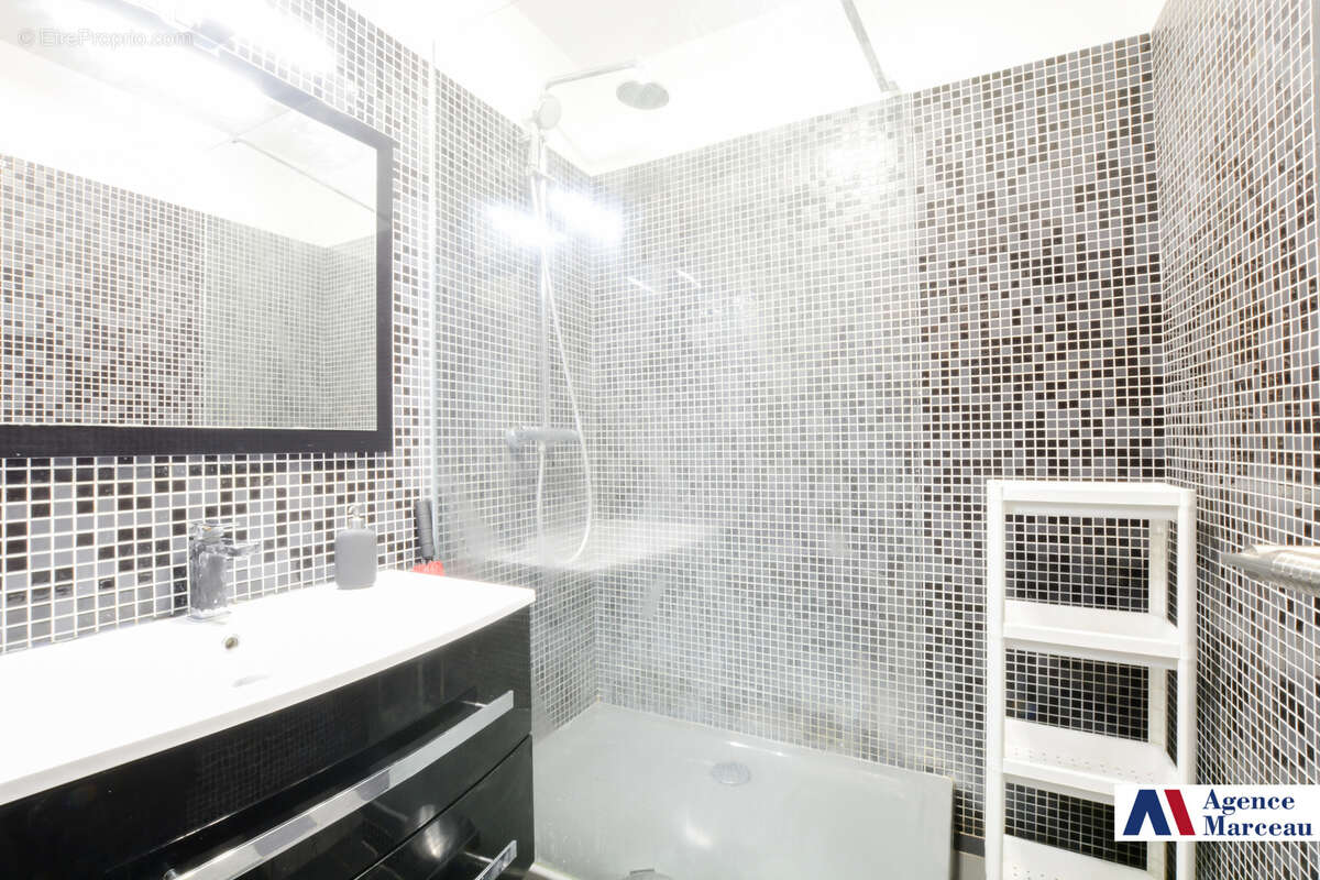 Appartement à COURBEVOIE