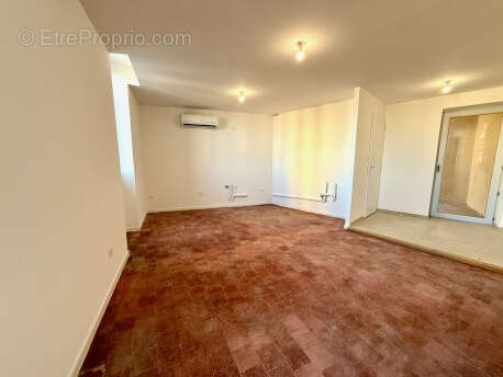 Appartement à SUZE-LA-ROUSSE