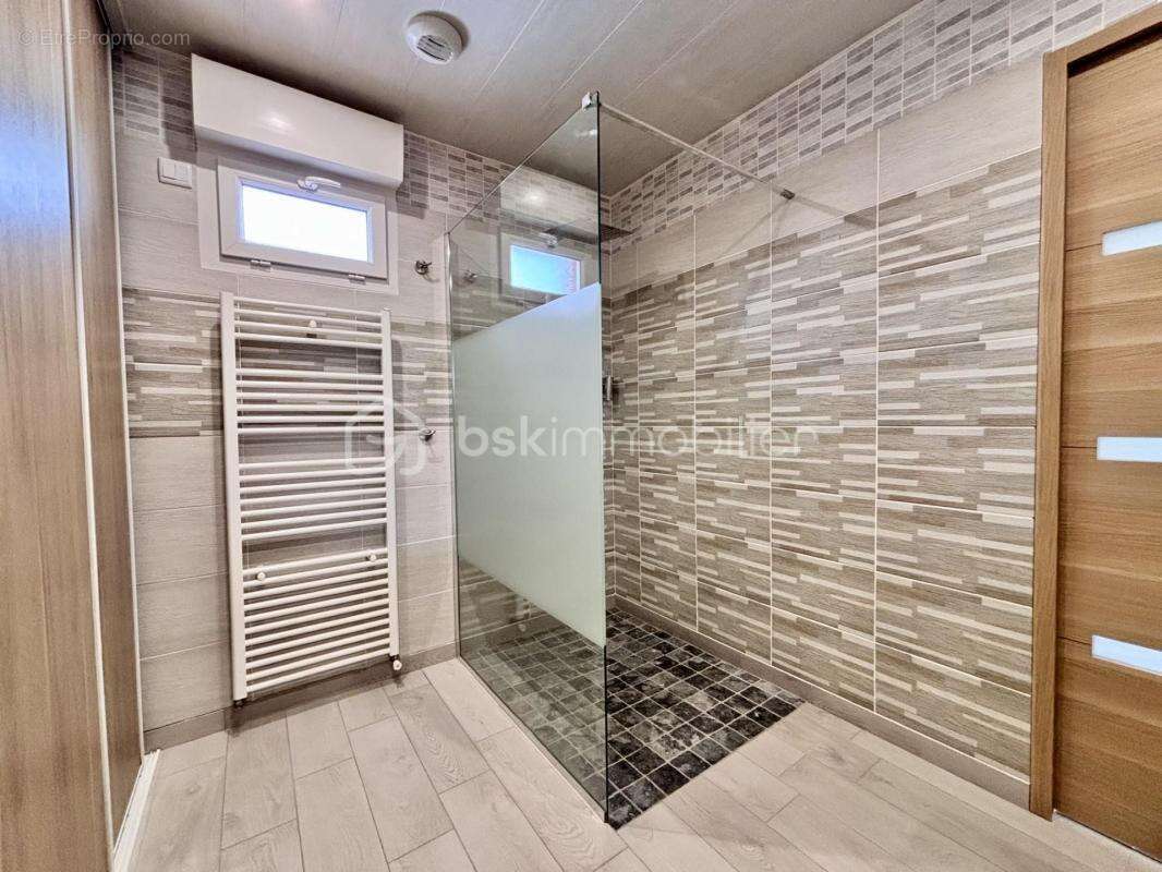 Maison à DOUCHY-LES-MINES