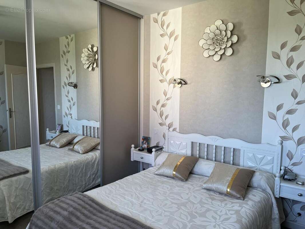 chambre - Maison à LACAPELLE-MARIVAL