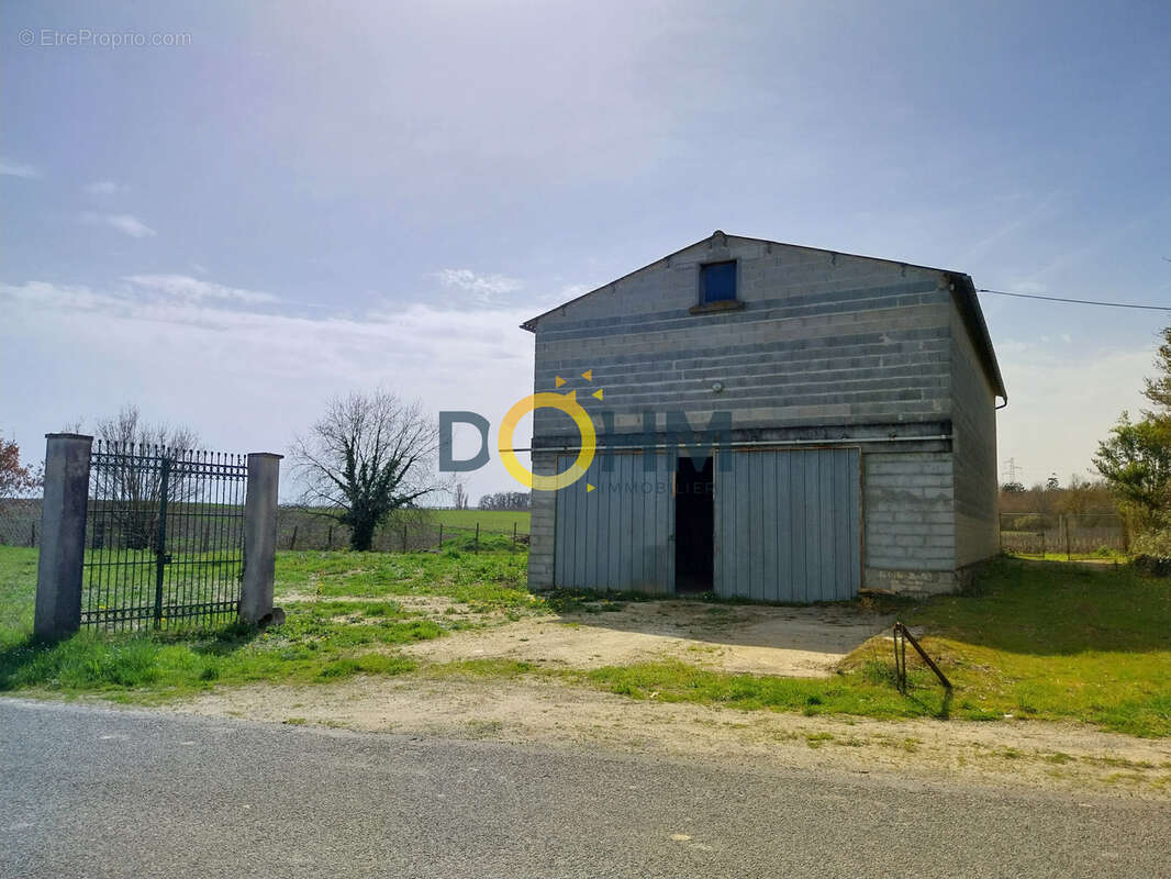 Autre à SALLES-DE-BARBEZIEUX