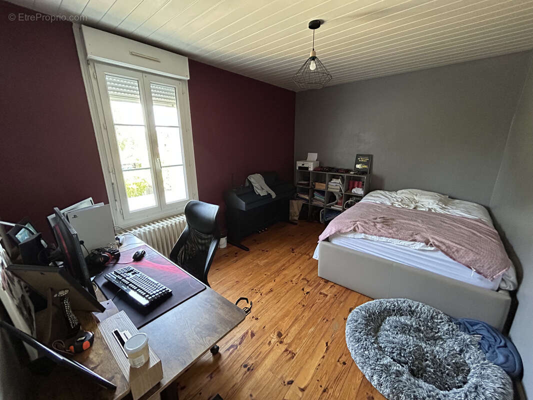 Maison à PUY-GUILLAUME