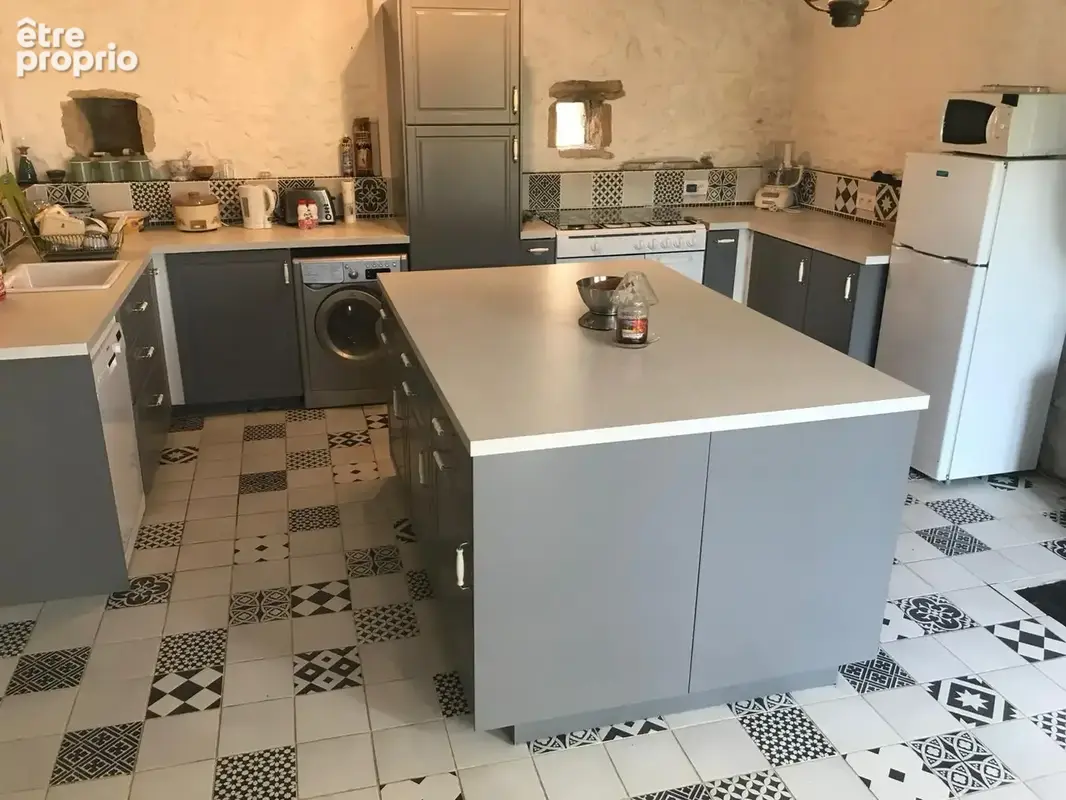 Jolie maison de Campagne, pierres app.; 3 Chambres; 150m2 hab à finir de rénover; Jardin clos; terrain de 669m - photo 5