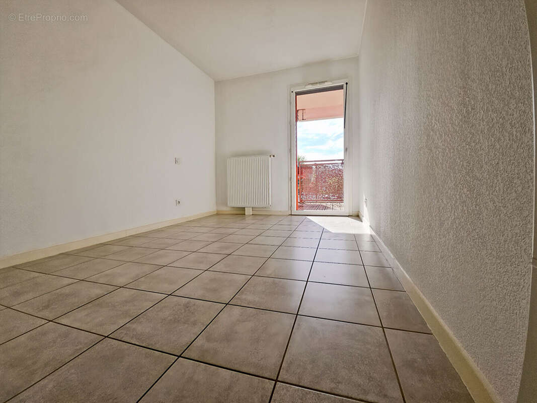 Appartement à VILLENAVE-D&#039;ORNON