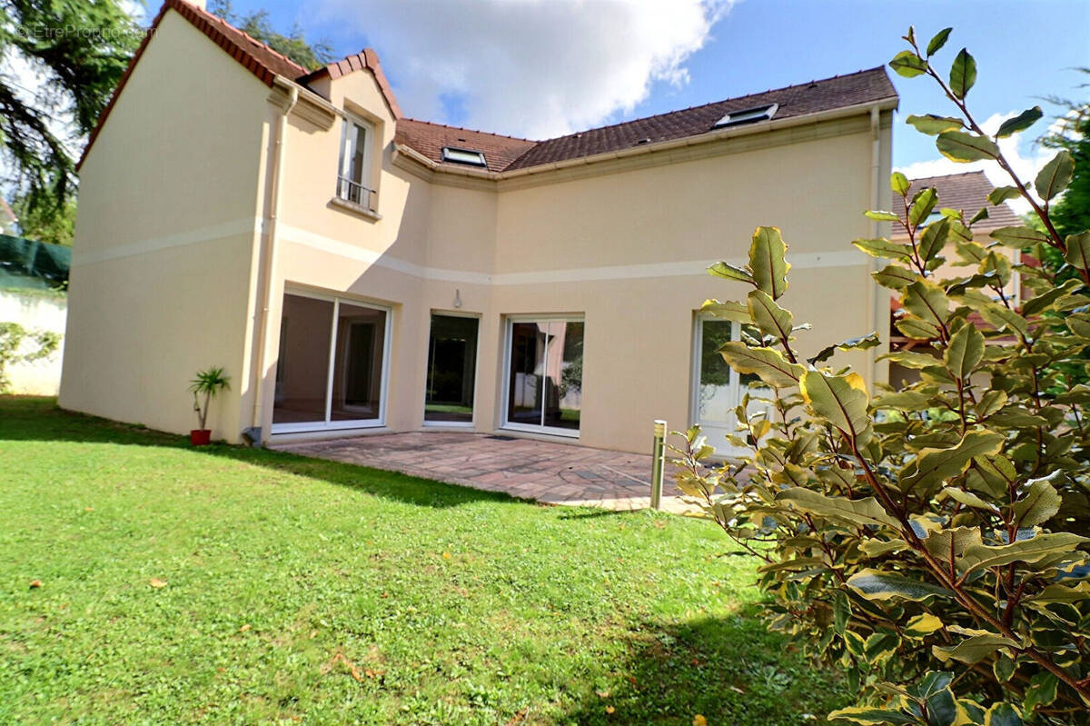 Maison à L'ETANG-LA-VILLE