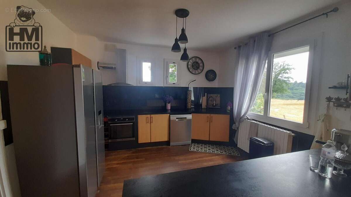 Maison à Saint-Leonard-De-Noblat  - photo 3