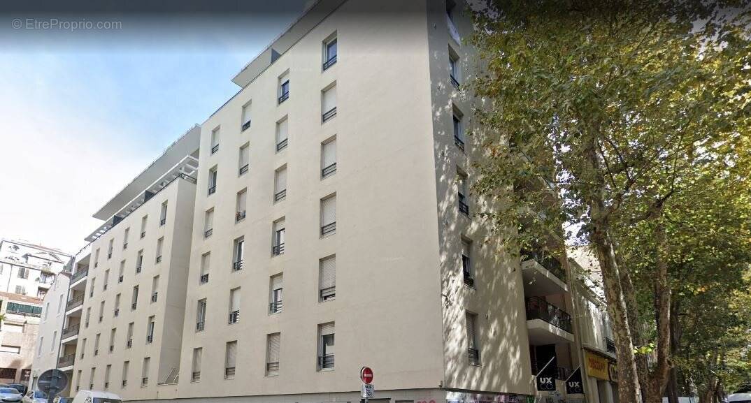 Appartement à MARSEILLE-3E