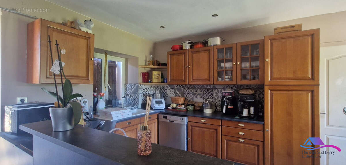 Cuisine - Maison à VICQ-EXEMPLET