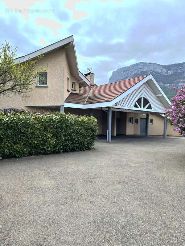 Maison à VARCES-ALLIERES-ET-RISSET
