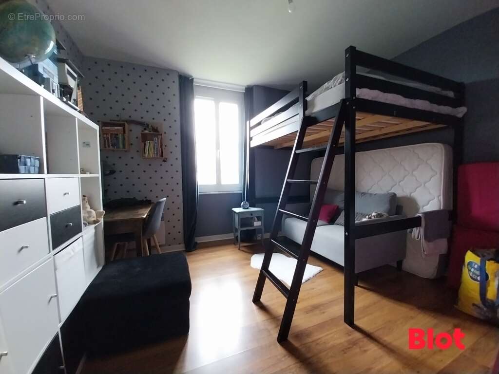 Maison à LA CHAPELLE-DES-FOUGERETZ