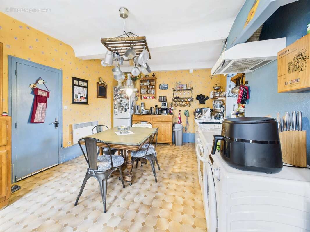En exclusivité: SAULIEU CENTRE VILLE: Immeuble à usage de commerce et habitation - photo 5
