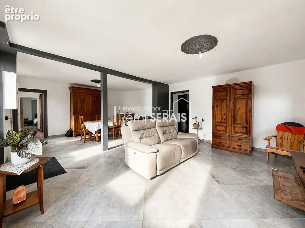 COURTOMER - Maison familiale clé en main avec jardin clos au coeur du bourg ! - photo 3
